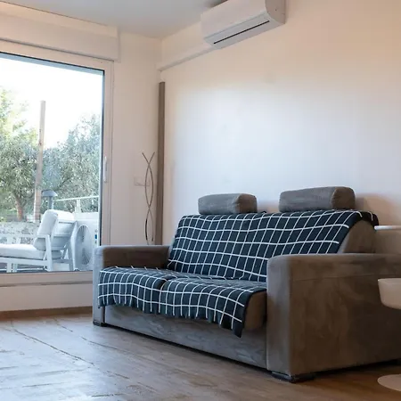 - Terrasse A Un Pas De La Apartman